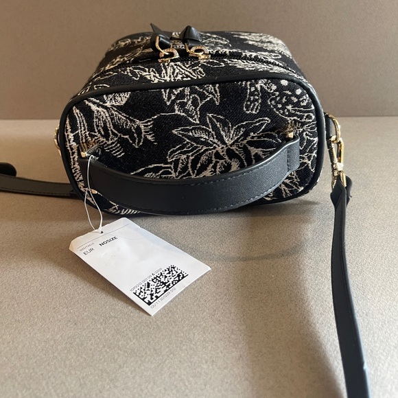 H&M Handbags - ✨H&M JACQUARD WEAVE TOILE BAG - NEW✨